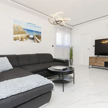 Apartment Ivan M - 20m To The Beach *