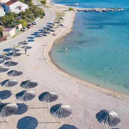 Ivan M - 20m To The Beach Daire *